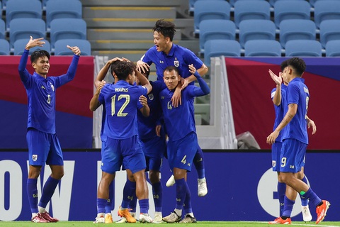 Thắng sốc Iraq, U23 Thái Lan sáng cửa đi tiếp- Ảnh 1. Niềm vui của các cầu thủ U23 Thái Lan - Ảnh: AFP