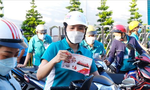 Tìm việc làm mới sau khi bị cắt giảm - Ảnh: V.THỦY Tìm việc làm mới sau khi bị cắt giảm - Ảnh: V.THỦY