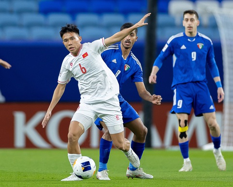 Tiền vệ Võ Hoàng Minh Khoa nằm trong số ít cầu thủ U23 Việt Nam thể hiện tốt ở trận thắng U23 Kuwait - Ảnh: AFC Tiền vệ Võ Hoàng Minh Khoa nằm trong số ít cầu thủ U23 Việt Nam thể hiện tốt ở trận thắng U23 Kuwait - Ảnh: AFC