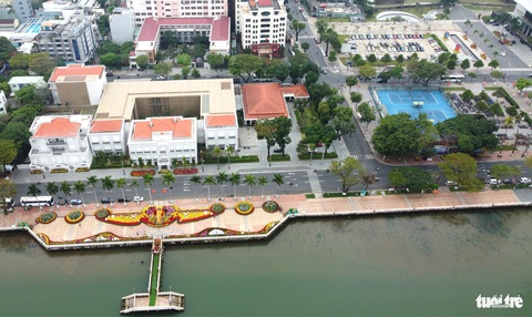 Đà Nẵng xây quảng trường ngàn tỉ tại vị trí đất ‘kim cương’- Ảnh 1. Quảng trường trung tâm của Đà Nẵng nằm ở vị trí rất đẹp - Ảnh: ĐOÀN CƯỜNG