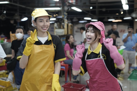 Dù là mẹ chồng nàng dâu nhưng khi vào cuộc đua, cả hai quyết thua đủ với nhau Dù là mẹ chồng nàng dâu nhưng khi vào cuộc đua, cả hai quyết thua đủ với nhau