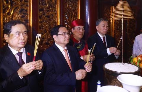Thủ tướng Phạm Minh Chính cùng lãnh đạo Đảng, Nhà nước dâng hương Giỗ Tổ Hùng Vương trong Khu di tích lịch sử Quốc gia đặc biệt Đền Hùng - Ảnh: TTXVN Thủ tướng Phạm Minh Chính cùng lãnh đạo Đảng, Nhà nước dâng hương giỗ Tổ Hùng Vương trong Khu di tích lịch sử quốc gia đặc biệt Đền Hùng - Ảnh: TTXVN