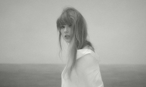 Taylor Swift kể chuyện sau chia tay trong album mới The Tortured Poets Department- Ảnh 1. Taylor Swift trong bìa album mới - The Tortured Poets Department