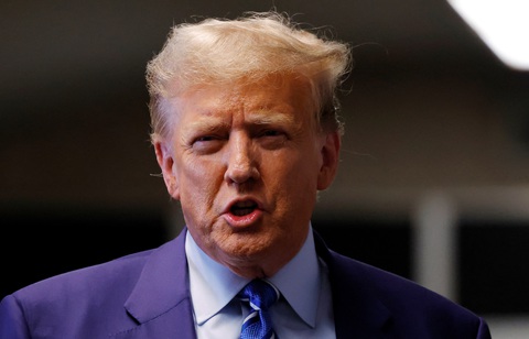 Cựu Tổng thống Mỹ Donald Trump trách châu Âu không chi cho Ukraine bằng Mỹ - Ảnh: REUTERS Cựu tổng thống Mỹ Donald Trump trách châu Âu không chi viện cho Ukraine bằng Mỹ - Ảnh: REUTERS