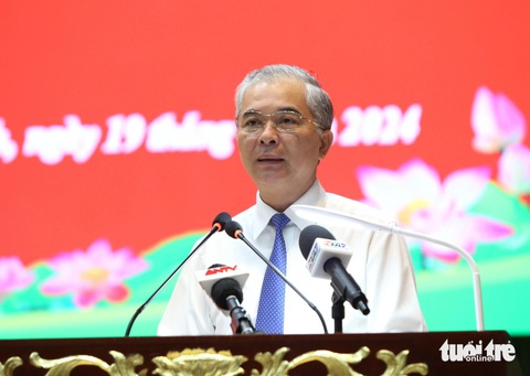 Tội phạm lợi dụng người nước ngoài vận chuyển ma túy vào TP.HCM- Ảnh 1. Ông Ngô Minh Châu, phó chủ tịch UBND TP.HCM, phát biểu tại hội nghị - Ảnh: MINH HÒA