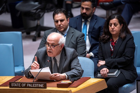 Mỹ bị chỉ trích bất công khi chặn Palestine gia nhập Liên Hiệp Quốc- Ảnh 1. Đại sứ Palestine tại Liên Hiệp Quốc phát biểu tại cuộc bỏ phiếu của Hội đồng Bảo an ngày 18-4 - Ảnh: REUTERS