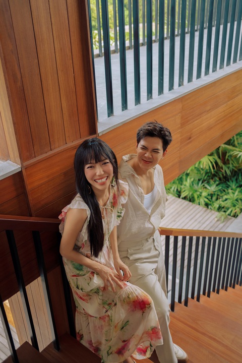 Bên cạnh các hoạt động của sự kiện, Anh Tú - Diệu Nhi còn tranh thủ phát Trước đó, Anh Tú từng được thương hiệu này mời góp mặt tại Tuần lễ thời trang Milan 2023 ở Ý. Vì vậy, nam diễn viên 9X cảm thấy rất vui khi một lần nữa được nhãn hàng này gửi lời mời đến Bali