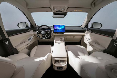 Haval H6 2024 lộ hàng loạt trang bị mới trước ngày ra mắt- Ảnh 4. Cabin Haval H6 có vài chi tiết liên tưởng đến không gian trên Mercedes-Benz, như cần số được đưa lên phía sau vô lăng và cụm nút chỉnh kính. Vô lăng 3 chấu mới điệu đà hơn. Đáng chú ý nhất là màn hình kích thước 14,6 inch. Ngoài ra, xe còn có màn hình 10,25 inch sau vô lăng và HUD 9 inch.