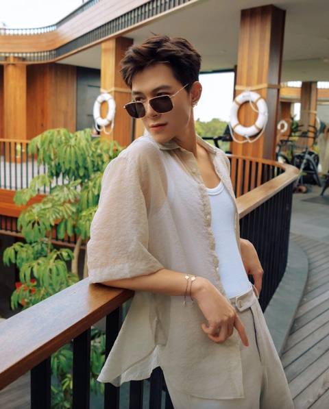 “Đây là dịp Tú hội ngộ những người bạn đã gặp ở Milan Fashion Week 2023 và có thể trò chuyện giao lưu thân thiết hơn “Đây là dịp Tú hội ngộ những người bạn đã gặp ở Milan Fashion Week 2023 và có thể trò chuyện giao lưu thân thiết hơn
