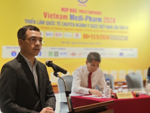 Ông Hà Anh Đức, chánh văn phòng Bộ Y tế chia sẻ thông tin triển lãm quốc tế ngành y dược toàn quốc lần thứ 31 - Ảnh: D.LIỄU Ông Hà Anh Đức, chánh văn phòng Bộ Y tế, chia sẻ thông tin triển lãm quốc tế ngành y dược toàn quốc lần thứ 31 - Ảnh: D.LIỄU