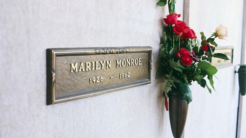 Tin tức giải trí 2-4: Han So Hee và Ryu Jun Yeol từ chối đóng chung phim sau ồn ào chia tay- Ảnh 6. Bia mộ của Marilyn Monroe - Ảnh: Getty Images