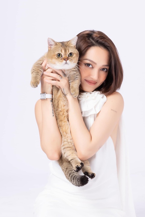 Bảo Anh sở hữu giống linh miêu đồng cỏ có tên là Cartier. Đây là vật nuôi quý hiếm có giá vài trăm triệu đồng - Ảnh: Facebook nhân vật Bảo Anh sở hữu giống linh miêu đồng cỏ có tên là Cartier - Ảnh: Facebook nhân vật