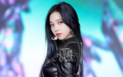Karina phải đăng tâm thư xin lỗi fans vì hẹn hò Karina phải đăng tâm thư xin lỗi fan vì hẹn hò