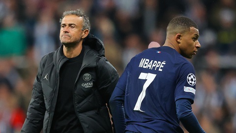 Johan Micoud: Mbappe sẽ làm loạn Real Madrid- Ảnh 1. Mbappe liên tục bày tỏ sự bất mãn với HLV Luis Enrique khi bị thay ra - Ảnh: Getty