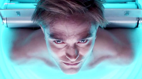 Robert Pattinson trong đoạn teaser kịch tính của Mickey 17 - Ảnh: Warner Bros Robert Pattinson trong đoạn teaser kịch tính của Mickey 17 - Ảnh: Warner Bros