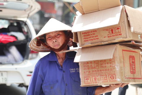 Thời tiết hôm nay 4-4: Nắng nóng khắp cả nước, Bắc Bộ chiều tối mưa to- Ảnh 1. Hôm nay 4-4, thời tiết cả nước tiếp tục nắng nóng, từ mai nắng ở các tỉnh phía Bắc giảm dần - Ảnh: DOÃN HÒA