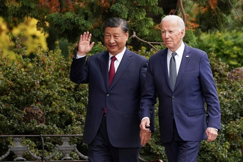 Ông Tập điện đàm với ông Biden: Đài Loan là 'lằn ranh đỏ' của quan hệ Trung - Mỹ- Ảnh 1. Tổng bí thư, Chủ tịch nước Trung Quốc Tập Cận Bình (bên trái) và Tổng thống Mỹ Joe Biden tại Mỹ hồi tháng 11-2023 - Ảnh: REUTERS