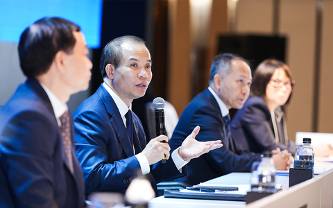 VIB: kế hoạch lợi nhuận 12.045 tỉ đồng trong năm 2024- Ảnh 8. Ban lãnh đạo VIB trả lời cổ đông tại sự kiện