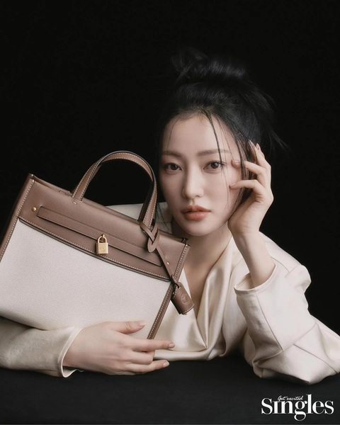 Song Ha Yoon chính thức lên tiếng phủ nhận cáo buộc bạo lực học đường- Ảnh 6. Nghi vấn Song Ha Yoon là kẻ bạo lực học đường, bắt nạt bạn học khiến công chúng sốc nặng.