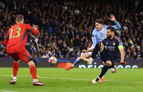Tin tức thể thao sáng 20-4: Zidane đồng ý dẫn dắt Bayern- Ảnh 3. Nacho chia tay Real Madrid để tìm bến đỗ mới - Ảnh: REUTERS