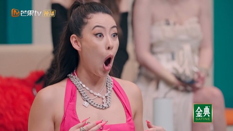 Dàn sao Hoa ngữ hoảng hồn với màn đu dây cao 10m của Suni Hạ Linh- Ảnh 2. Dàn sao Hoa ngữ hoảng hồn với màn đu dây cao 10m của Suni Hạ Linh- Ảnh 2.