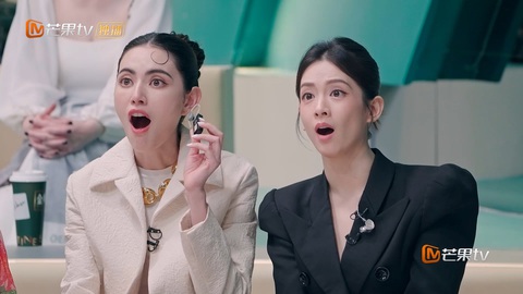 Dàn sao Hoa ngữ hoảng hồn với màn đu dây cao 10m của Suni Hạ Linh- Ảnh 1. Màn trình diễn mạo hiểm của Suni Hạ Linh khiến