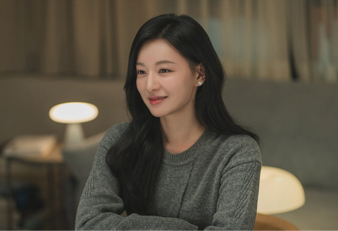 Sau khi bất động sản ở Gangnam được công khai, Kim Ji Won lại dính nghi vấn trốn thuế - Ảnh: tvN Sau khi bất động sản ở Gangnam được công khai, Kim Ji Won lại dính nghi vấn trốn thuế - Ảnh: tvN