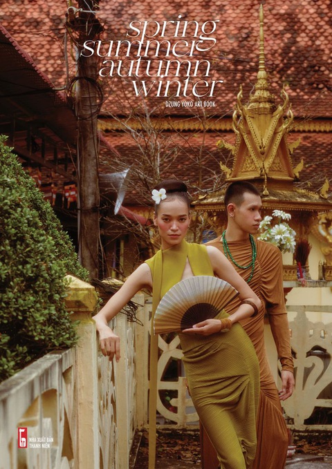 Có gì trong artbook được thực hiện trong 4 năm của Dzũng Yoko?- Ảnh 6. Các bộ ảnh được chụp trong những điều kiện thời tiết khác nhau, có nóng - lạnh và nắng - mưa. Tuy nhiên, Dzũng Yoko cũng nhấn mạnh rằng cái tên Xuân Hạ Thu Đông không hoàn toàn phản ánh bốn mùa trong thực tế, mà là bốn mùa trong tâm tưởng anh nhiều hơn.