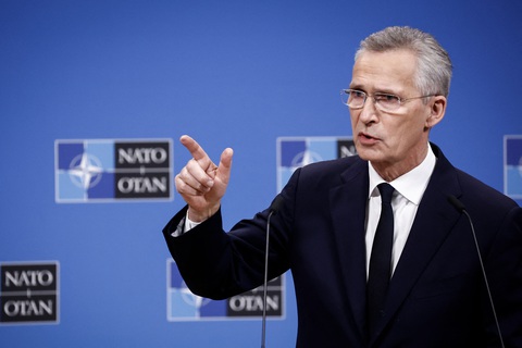 Tổng thư ký NATO Jens Stoltenberg tuyên bố các nước liên minh này đã đồng ý viện trợ thêm hệ thống phòng không cho Ukraine - Ảnh: AFP Tổng thư ký NATO Jens Stoltenberg tuyên bố các nước thành viên liên minh này đã đồng ý viện trợ thêm hệ thống phòng không cho Ukraine - Ảnh: AFP
