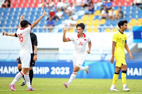 U23 Malaysia - U23 Việt Nam: Quyết định vé vào tứ kết- Ảnh 1. U23 Việt Nam đã có chiến thắng ở trận ra quân dù chưa mãn nhãn - Ảnh: HOÀNG TÙNG