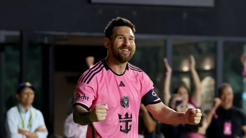 Messi lập cú đúp giúp Inter Miami lội ngược dòng giành chiến thắng- Ảnh 1. Messi đã tỏa sáng giúp Inter Miami giành 3 điểm - Ảnh: AP