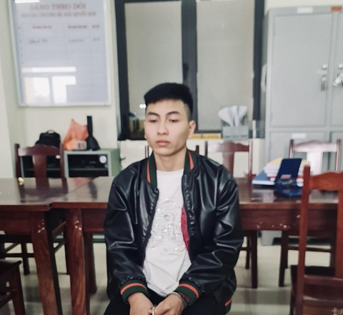 Khởi tố thanh niên phát tán video nhạy cảm với người yêu cũ lên mạng xã hội- Ảnh 1. Nguyễn Chí Thức tại cơ quan công an - Ảnh: Công an tỉnh Phú Thọ