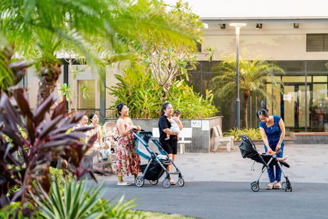 Chùm ảnh thực tế bên trong khu căn hộ Charm City sau 3 năm vận hành- Ảnh 4. Thảm thực vật được trồng xen kẽ ba tầng