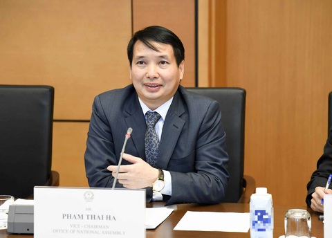 Bắt ông Phạm Thái Hà, phó chủ nhiệm Văn phòng Quốc hội, trợ lý Chủ tịch Quốc hội- Ảnh 1. Ông Phạm Thái Hà, phó chủ nhiệm Văn phòng Quốc hội kiêm trợ lý Ủy viên Bộ Chính trị, Chủ tịch Quốc hội Vương Đình Huệ - Ảnh: Cổng TTĐT Quốc hội