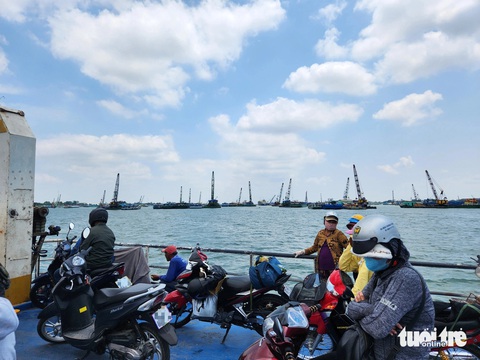 Sông Tiền ra sao mà tàu Hàng Châu chạy ẩu gây tai nạn chết người?- Ảnh 7. Sông Tiền dài 1,8km là ranh giới giữa hai tỉnh An Giang và Đồng Tháp. Trong đó, An Giang quản lý mặt sông 796m, còn lại hơn 1km do Đồng Tháp quản lý