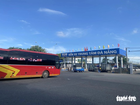 Một xe của nhà xe Hải Vân ở Đà Nẵng 2 tháng liên tiếp 'đội sổ' tốc độ- Ảnh 1. Sau khi tăng cường xử lý, số lượt xe vi phạm tốc độ ở Đà Nẵng đã giảm, nhưng vẫn còn nhiều trường hợp cá biệt - Ảnh: TRƯỜNG TRUNG