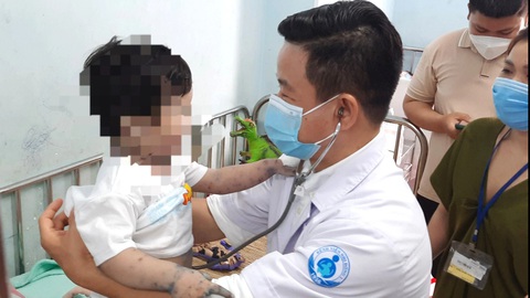 Bệnh truyền nhiễm 'vào mùa' sớm- Ảnh 1. Từ tháng 4 nhiều bệnh truyền nhiễm đang có xu hướng gia tăng ở trẻ nhỏ - Ảnh: THU HIẾN