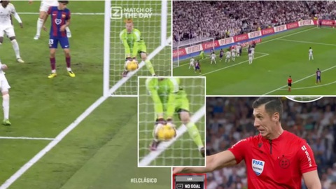 Có VAR, Barca vẫn 'than trời' với bàn thắng... bị cướp!- Ảnh 1. Trọng tài check VAR trong bàn thắng