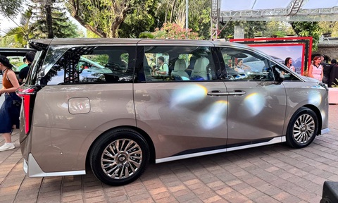 Xe Trung Quốc sao chép Lexus LM, đấu Toyota Alphard bằng giá rẻ- Ảnh 2. Xe Trung Quốc sao chép Lexus LM, đấu Toyota Alphard bằng giá rẻ- Ảnh 2.