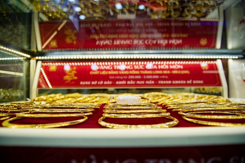 Các cặp đôi chuẩn bị đám cưới lo nhiều hơn mừng khi giá vàng tăng, giá cỗ cưới cũng cao - Ảnh: NAM TRẦN CẬP NHẬT GIÁ VÀNG TẠI ĐÂY - Ảnh: NAM TRẦN
