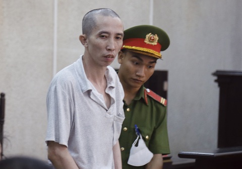 Vụ mẹ nữ sinh giao gà: Nhiều tử tù bất ngờ thay đổi lời khai nói không mua bán ma túy- Ảnh 3. Bị cáo Bùi Văn Công - Ảnh: DANH TRỌNG