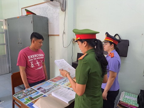 Bắt giam lái tàu gây tai nạn khiến 1 người chết ở An Giang- Ảnh 1. Lái tàu Phan Thành Được bị khởi tố, bắt giam - Ảnh: TIẾN VĂN