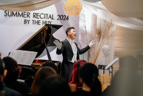 Tenor Thế Huy và giấc mơ opera ở Nhà hát Sydney- Ảnh 7. Thế Huy trình diễn trong đêm recital nằm mơ một giấc Trang Chu