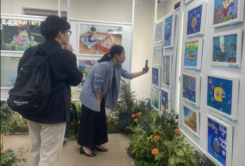 Triển lãm các tác phẩm về nước sạch được thiết kế đầy thiên nhiên tươi xanh - Ảnh: T.ĐIỂU Triển lãm các tác phẩm về nước sạch được thiết kế đầy thiên nhiên tươi xanh - Ảnh: T.ĐIỂU