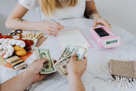 Chữa lành rộ lên không hẳn vì nhu cầu của chính bạn- Ảnh 3. Không ai có thể thực sự hiểu để chữa cho bạn căn cơ từ gốc, trừ chính bản thân bạn - Ảnh minh họa: Booknetic
