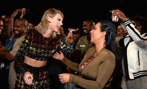 Kim Kardashian và Taylor Swift trong một sự kiện - Ảnh: Getty Kim Kardashian và Taylor Swift trong một sự kiện - Ảnh: Getty
