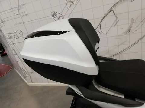 Honda SH 2024 thêm màu mới sang chảnh, giá quy đổi 98 triệu đồng- Ảnh 8. Honda SH 2024 thêm màu mới sang chảnh, giá quy đổi 98 triệu đồng- Ảnh 8.