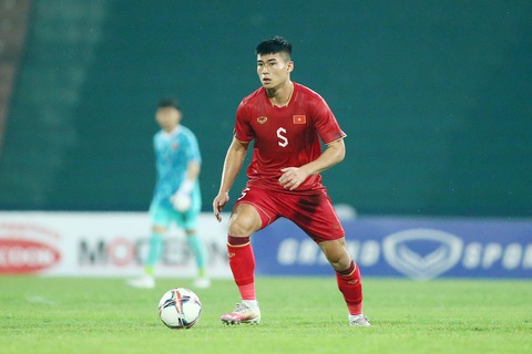 Trung vệ Nguyễn Ngọc Thắng trở lại đội hình xuất phát U23 Việt Nam - Ảnh: HOÀNG TÙNG Trung vệ Nguyễn Ngọc Thắng trở lại đội hình xuất phát U23 Việt Nam đối đầu U23 Uzbekistan - Ảnh: HOÀNG TÙNG