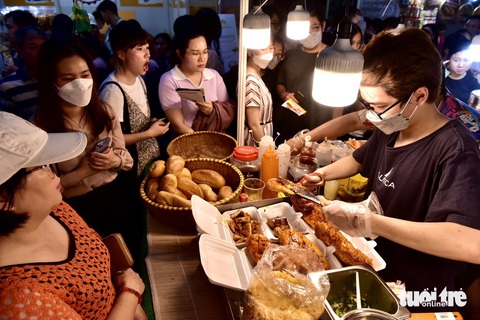 'Lễ hội bánh mì Việt Nam' có thể đưa bánh mì Việt lên top 1 thế giới?- Ảnh 1. Lễ hội bánh mì Việt Nam lần đầu tiên thu hút gần 100.000 lượt khách - Ảnh: T.T.D.