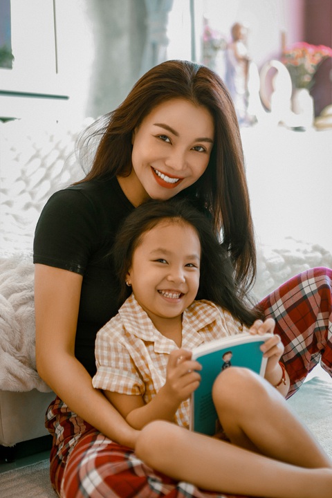 Trà Ngọc Hằng 'mách nước' bí kíp giúp con không nghiện điện thoại- Ảnh 6. Trà Ngọc Hằng 'mách nước' bí kíp giúp con không nghiện điện thoại- Ảnh 6.